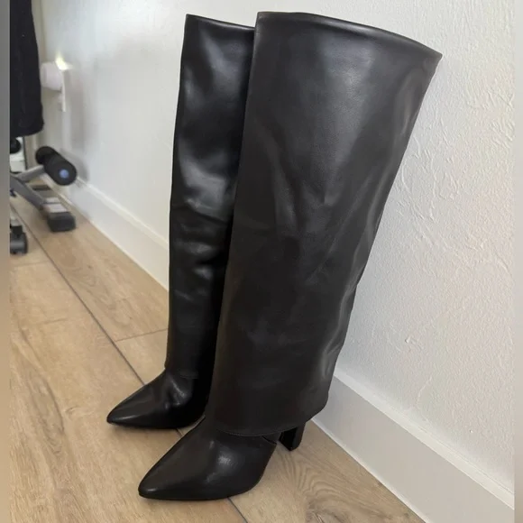 PrettyLittleThing Black Wide Fit PU Pointed Fold Over Block Heel Knee Boots - Picture 7 of 13